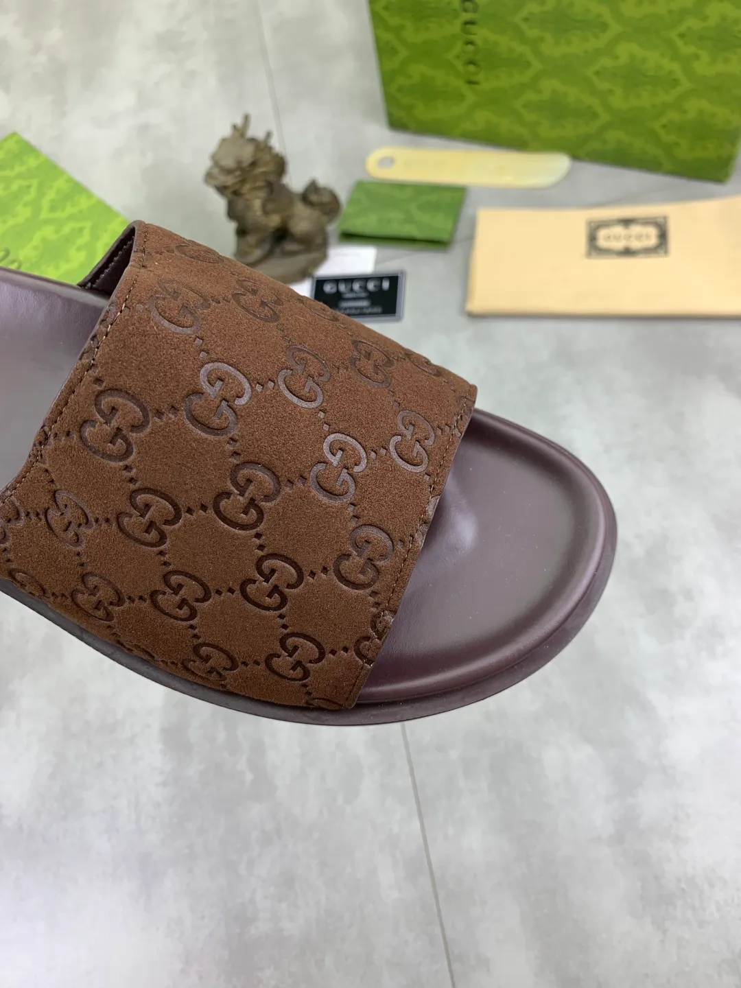 Men's Men's Shoes💰P320💰[New Style]🎁🎁🎁 High-quality GUCCI new casual slippers for the Year of the Snake, original official website, perfect workmanship, transmitting a kind of noble luxury, sublimating its definition of luxury in Gucci's high-end extraordinary craftsmanship. Original Gucci double G combination outsole, code number: 38-44 (45 customized)